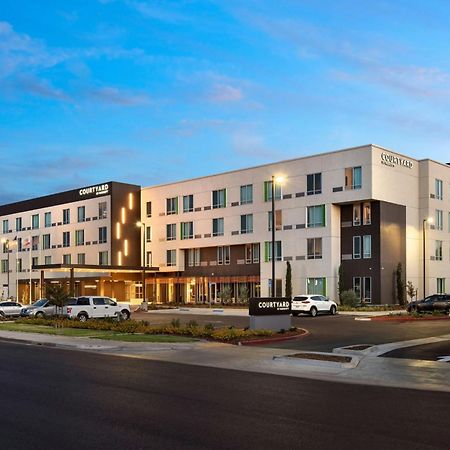 Courtyard By Marriott Fresno Clovis Hotel Buitenkant foto