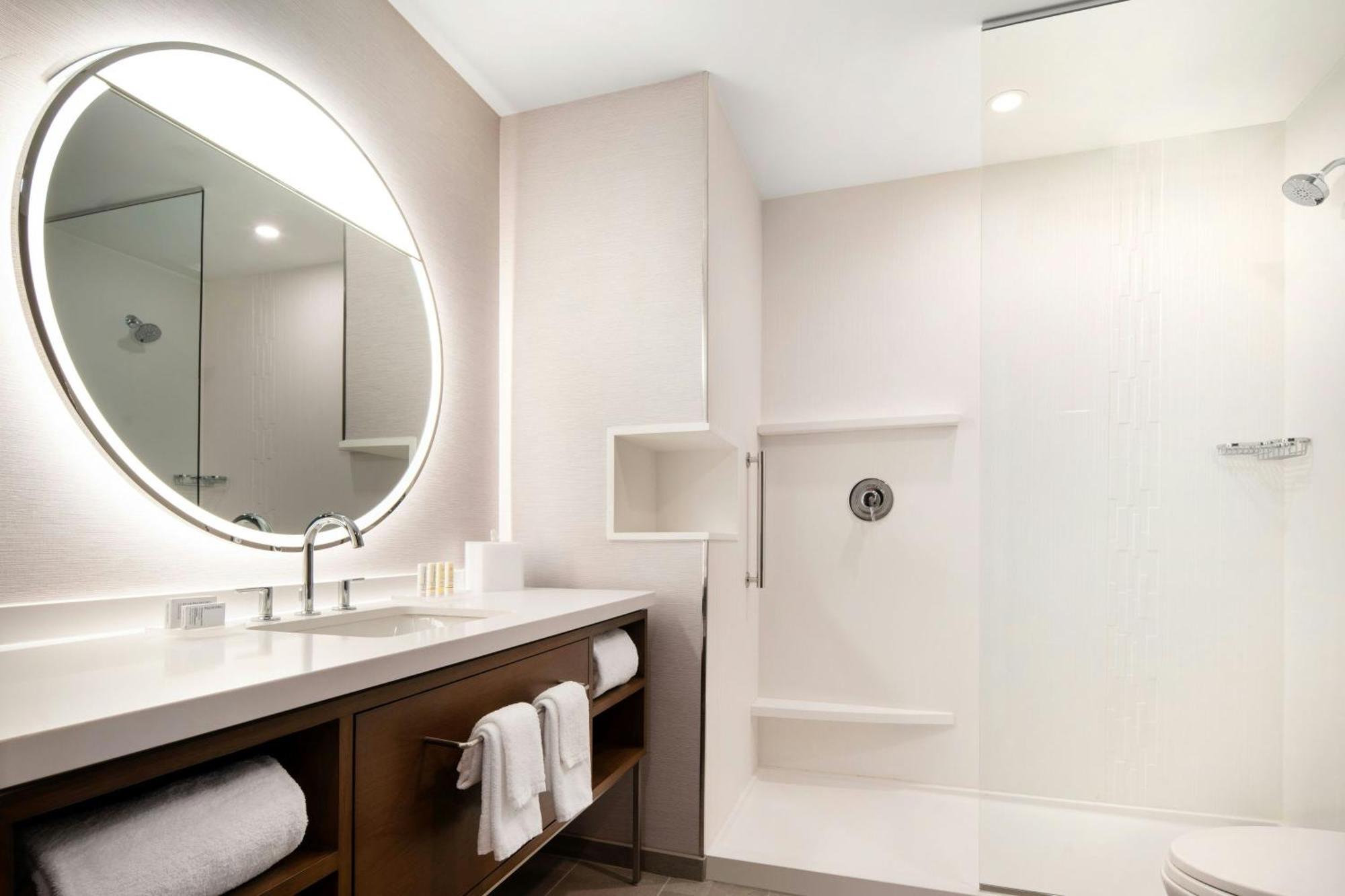 Courtyard By Marriott Fresno Clovis Hotel Buitenkant foto
