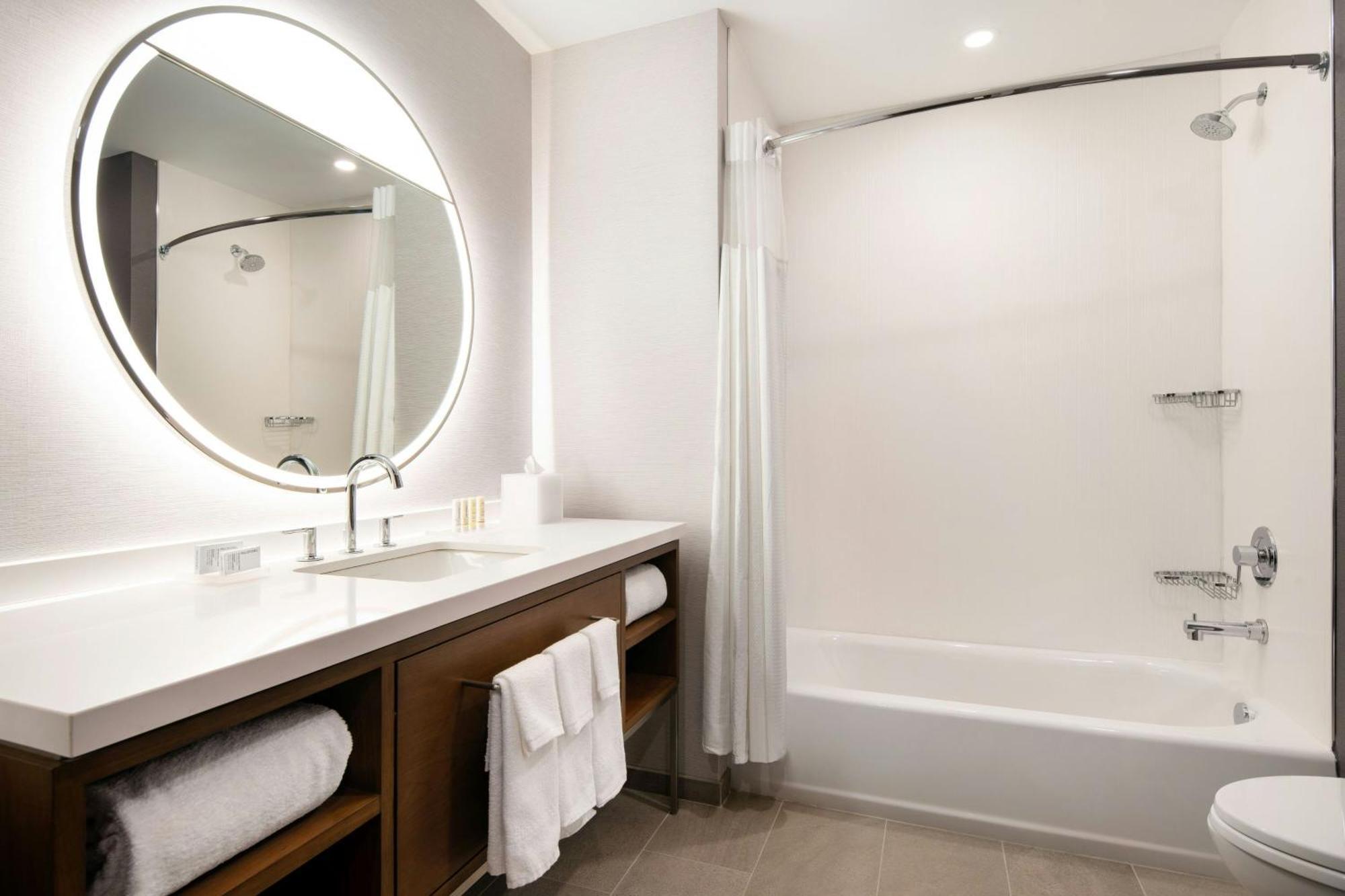Courtyard By Marriott Fresno Clovis Hotel Buitenkant foto