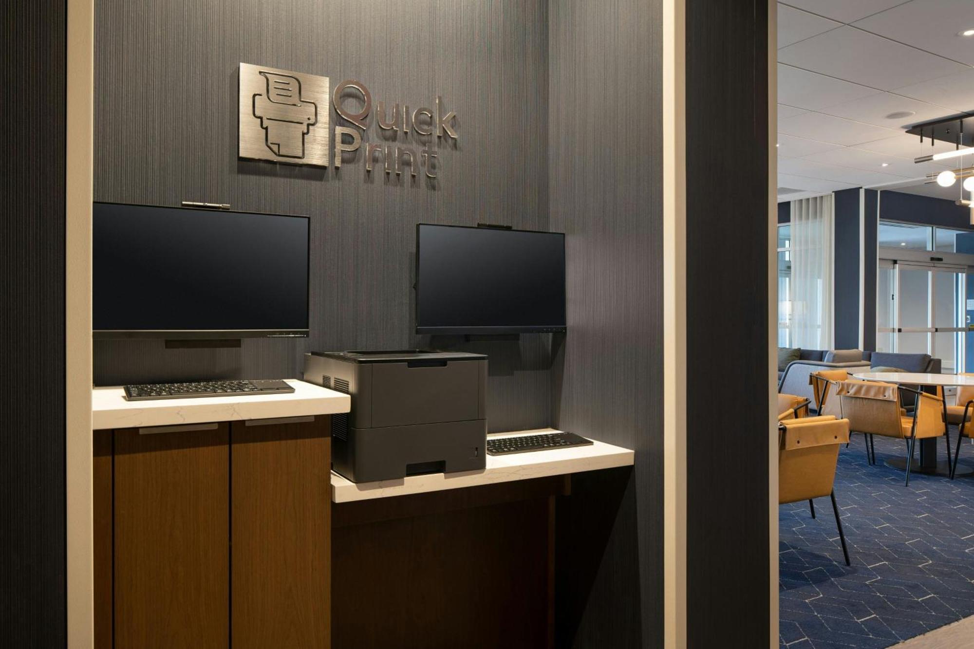 Courtyard By Marriott Fresno Clovis Hotel Buitenkant foto