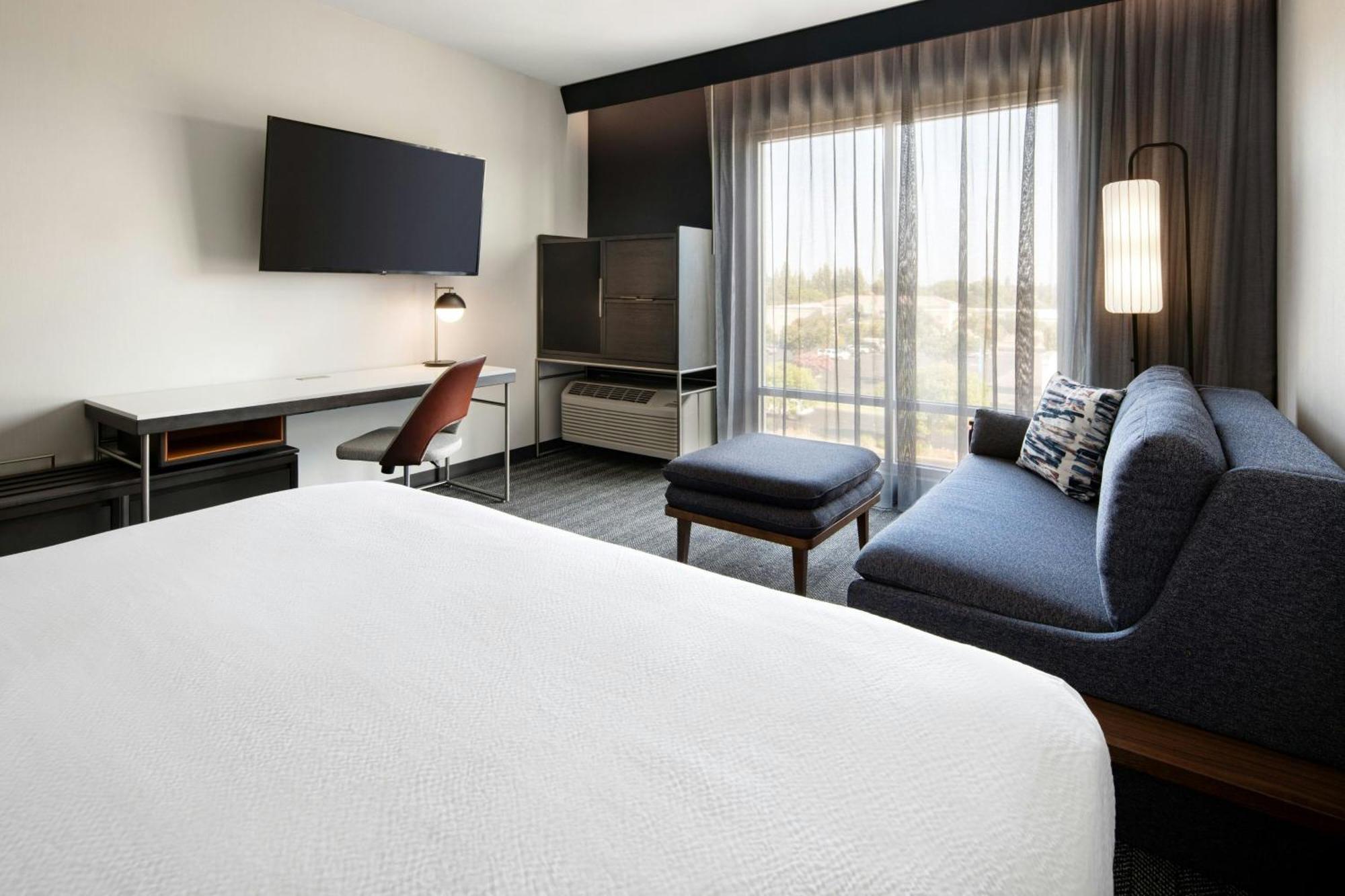 Courtyard By Marriott Fresno Clovis Hotel Buitenkant foto