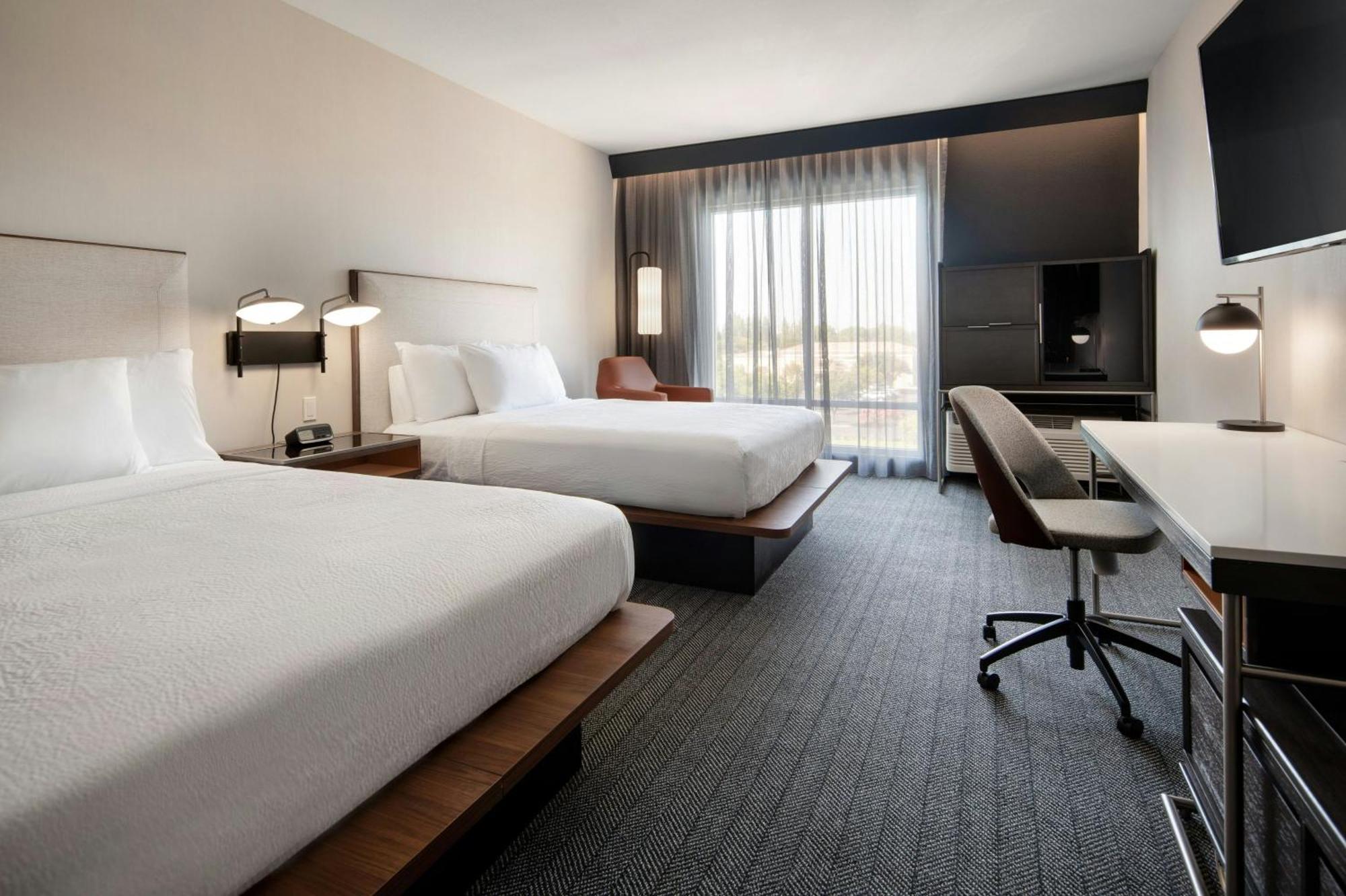 Courtyard By Marriott Fresno Clovis Hotel Buitenkant foto