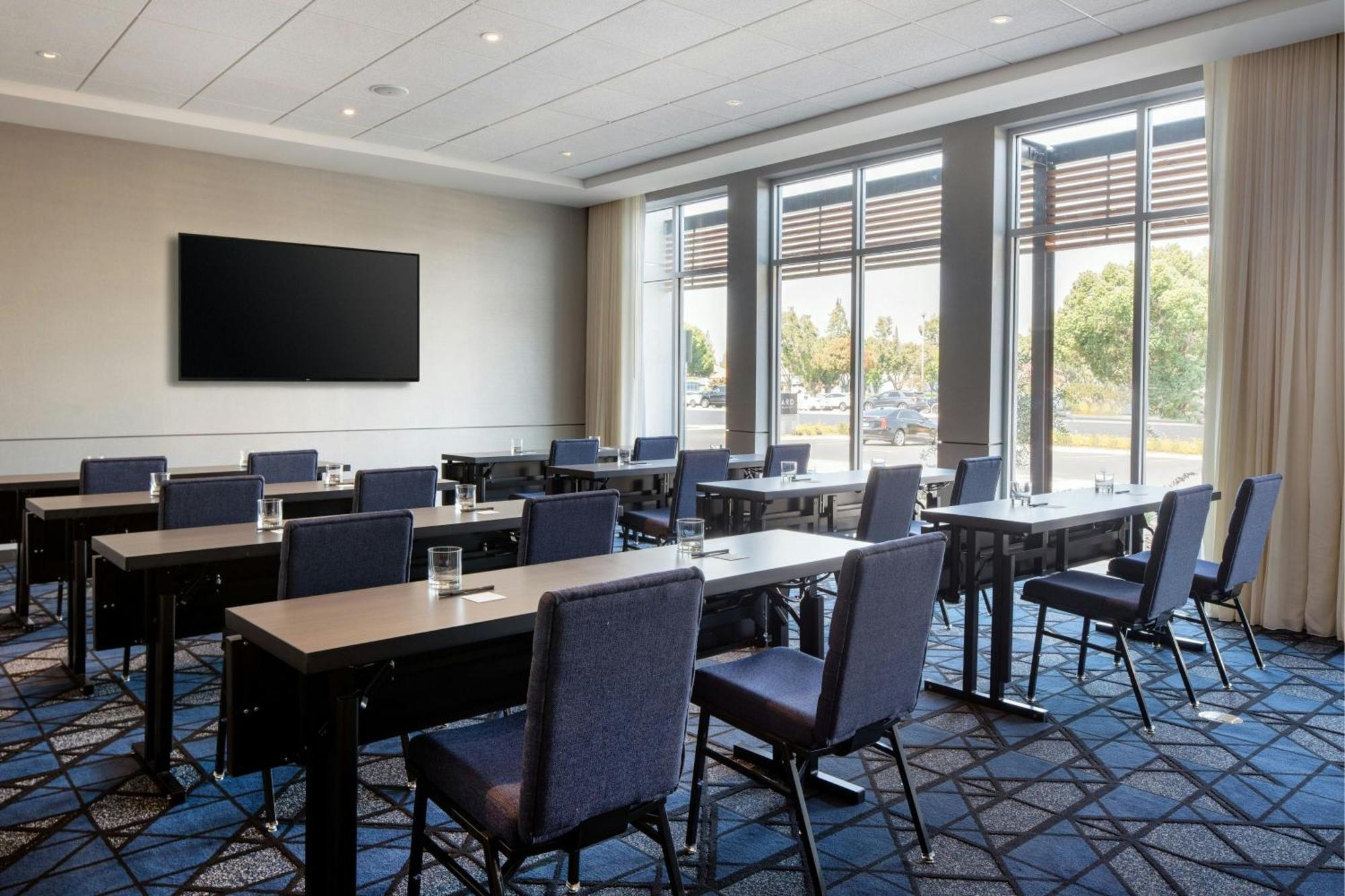 Courtyard By Marriott Fresno Clovis Hotel Buitenkant foto